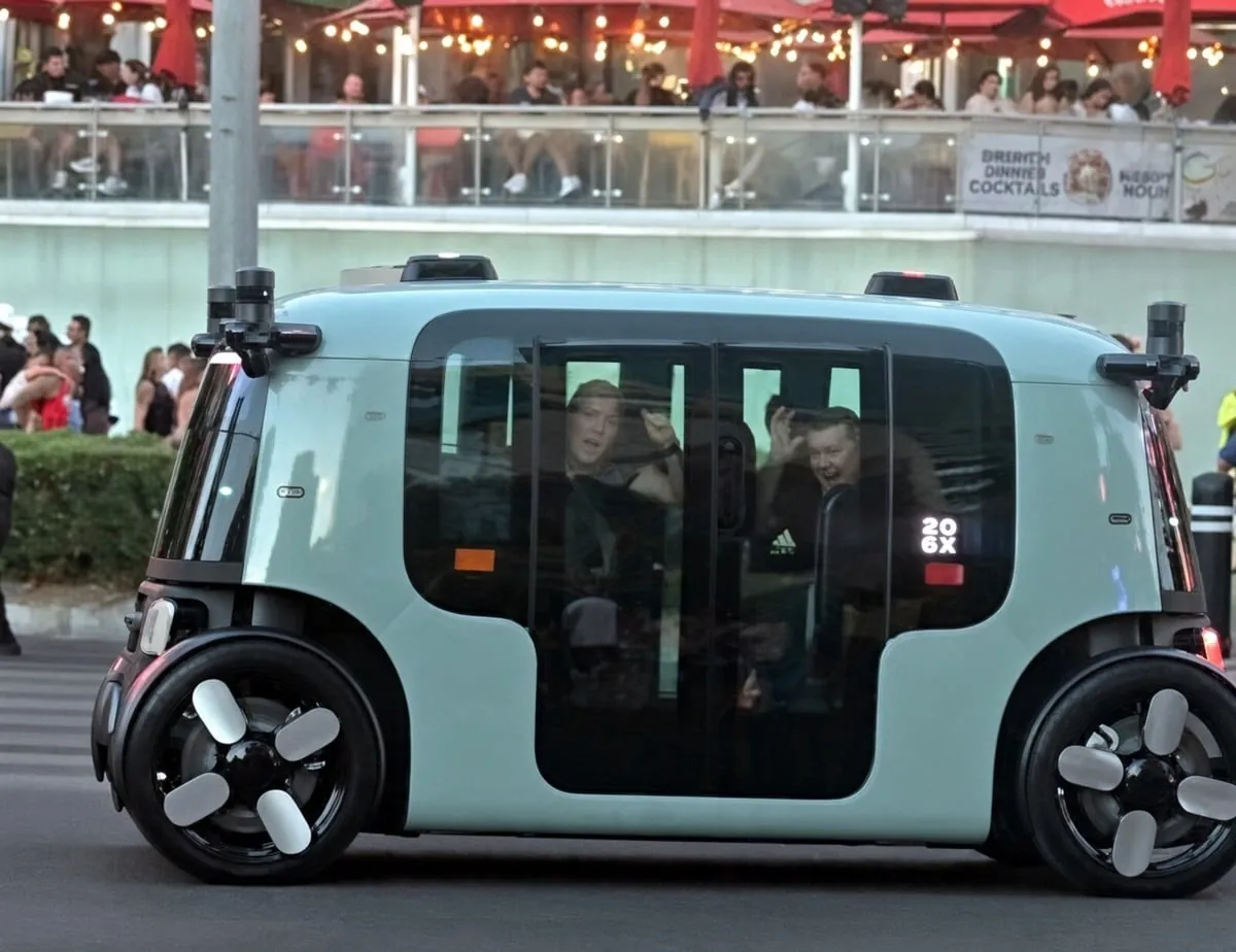GAD ZOOX! Robotaxis Nagka-problema sa Las Vegas